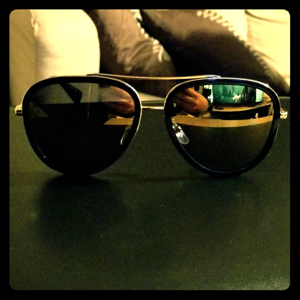 GUCCI AVIATOR SUNGLASSES